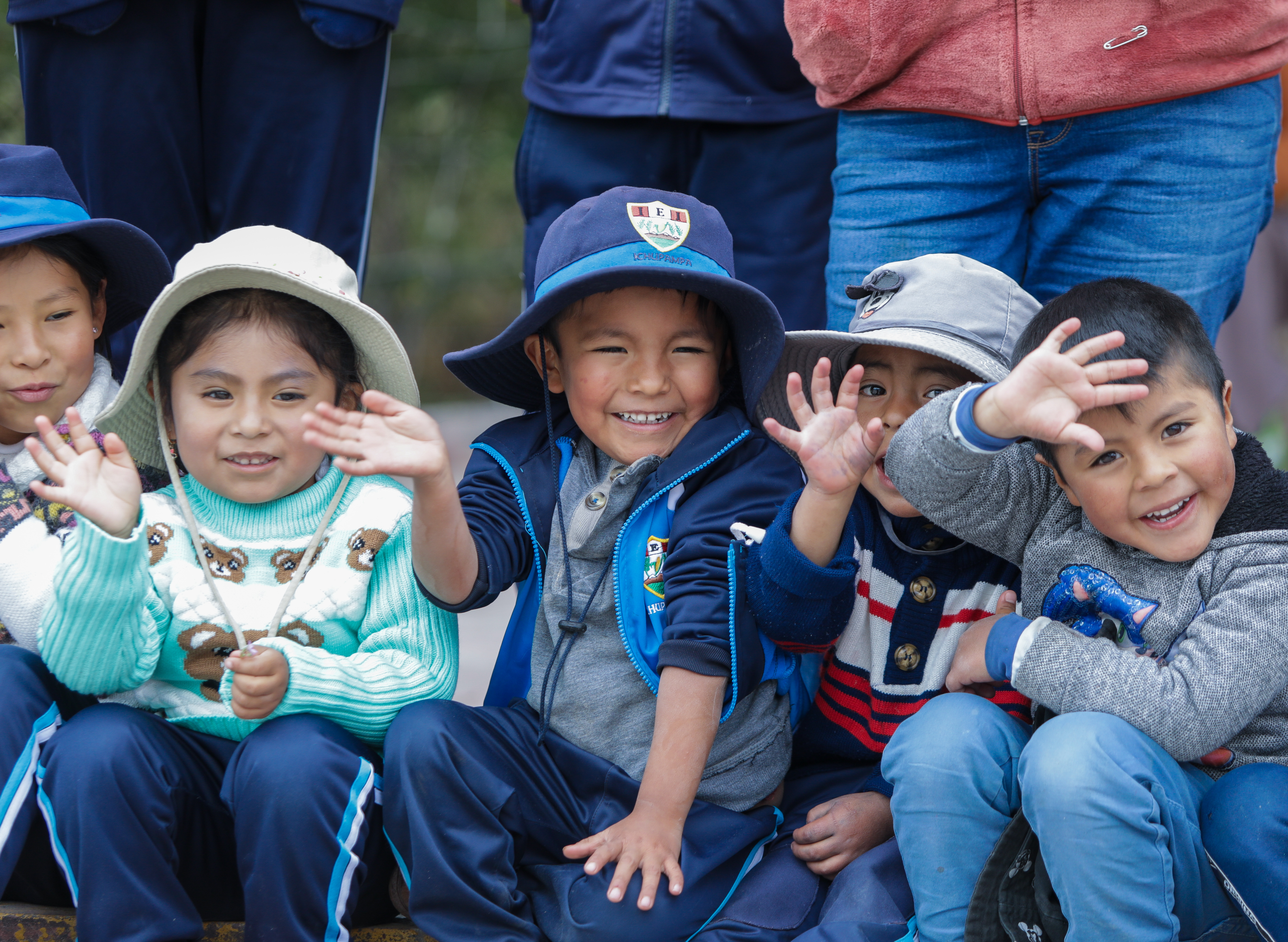 Manos intergeneracionales